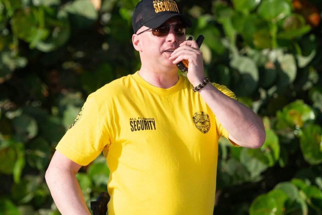 How Trained Security Guards Effectively Reduce Business Risk